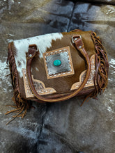 Load image into Gallery viewer, Conch Mini Duffle Bag.
