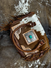 Load image into Gallery viewer, Conch Mini Duffle Bag.
