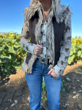 Load image into Gallery viewer, Stunning Tasha Polizzi Luxe Vest
