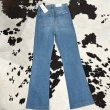 Load image into Gallery viewer, Dojo Light Washed Jeans
