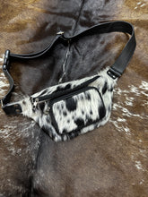 Load image into Gallery viewer, Cowhide Fanny Pack
