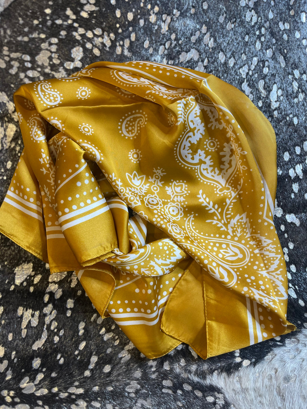 Small Golden Paisley Wild Rag